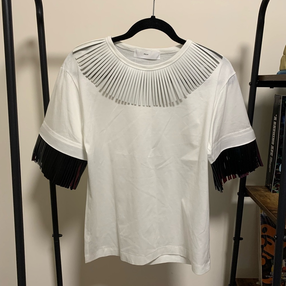 TOGA PULLA white tee shirt with synthetic leather fringe